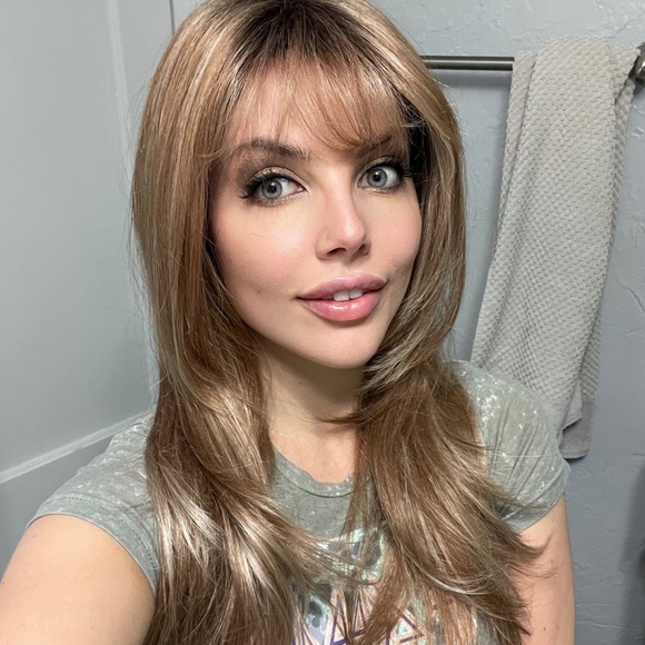 Uniwigs Carrie Almond Frost MODIFIED fringe/bangs. Synthetic alopecia long wig - Picture 13 of 13